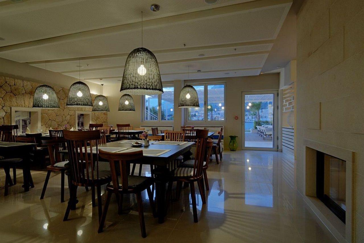 Hotel Osejava มาคาร์สกา ภายนอก รูปภาพ